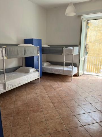 Coremi Hostel Napoli Bagian luar foto